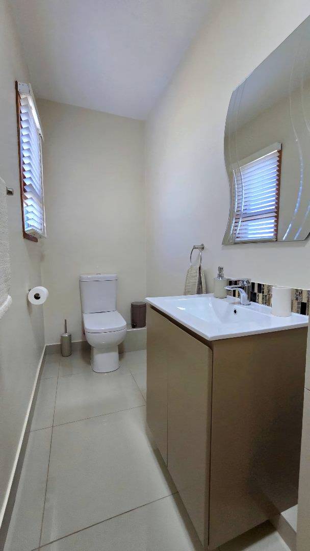 2 Bedroom Property for Sale in Hartbeespoort North West